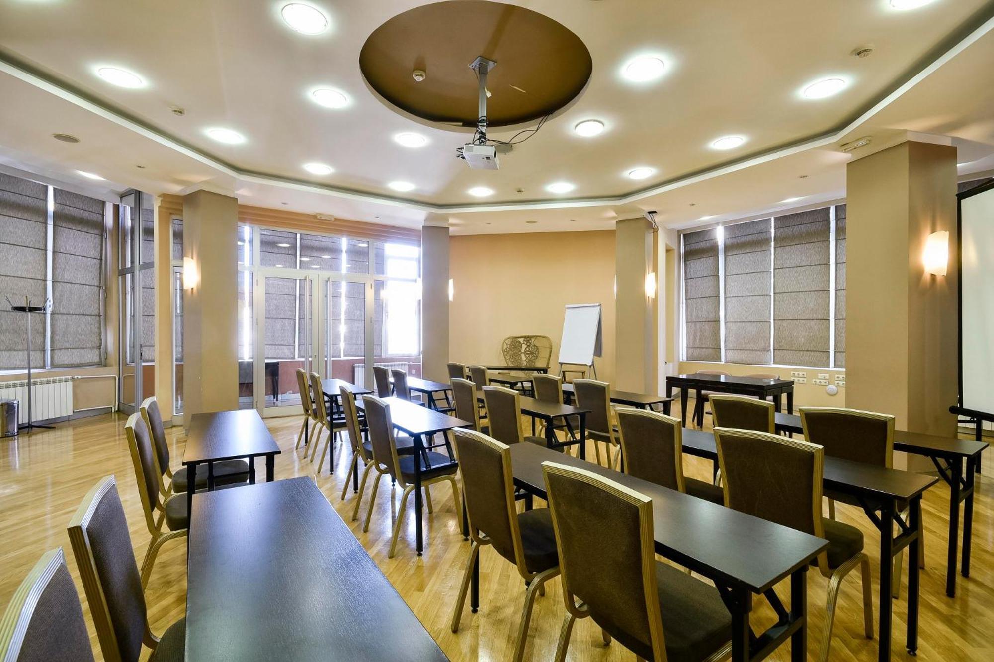 Hotel Sumadija Βελιγράδι Εξωτερικό φωτογραφία