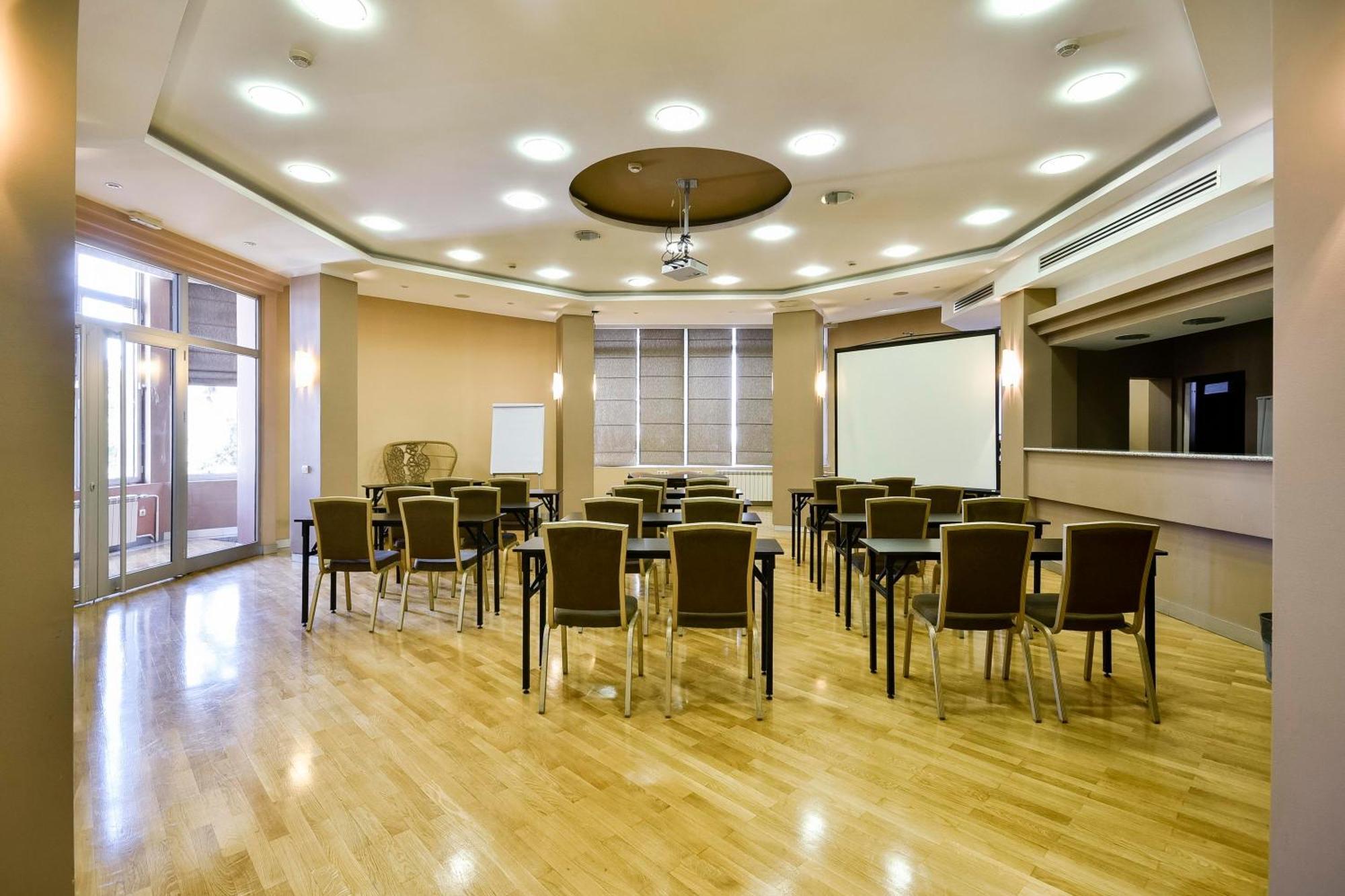 Hotel Sumadija Βελιγράδι Εξωτερικό φωτογραφία