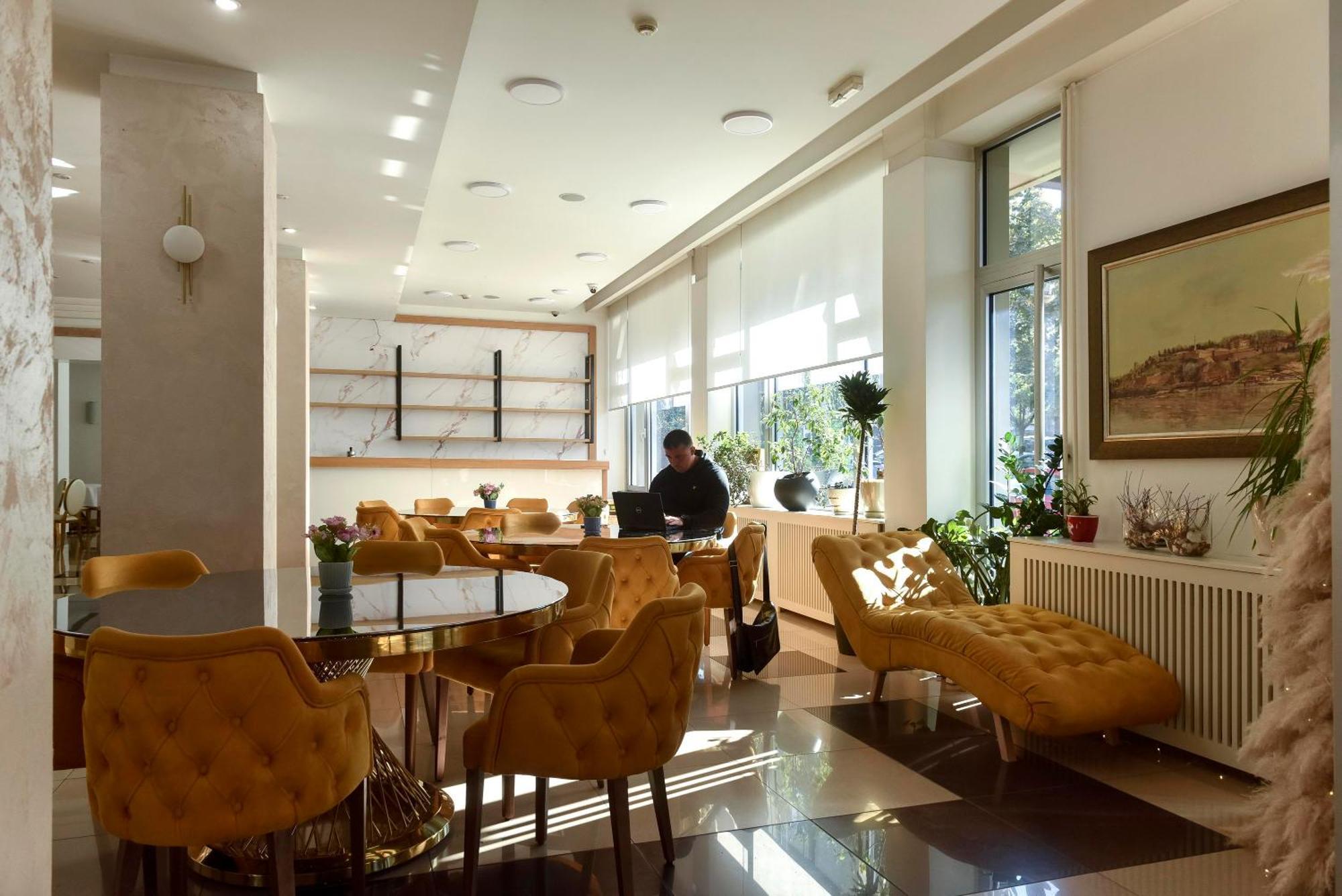 Hotel Sumadija Βελιγράδι Εξωτερικό φωτογραφία